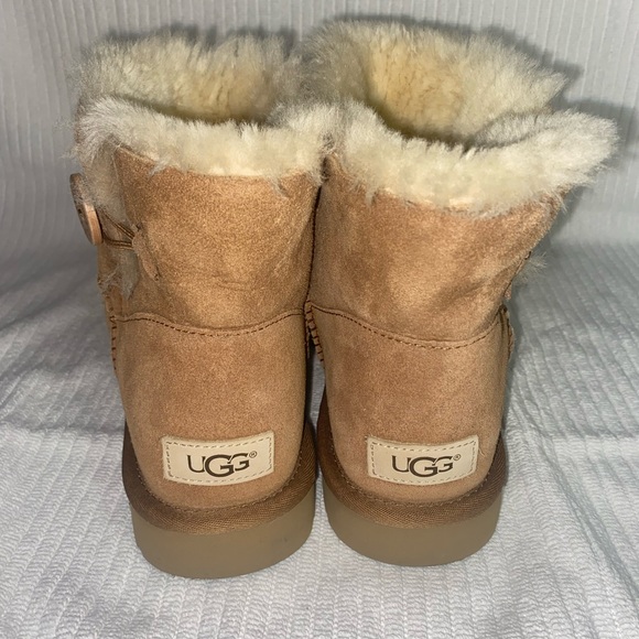 Ugg classic mini bailey button size 10 - Picture 4 of 8